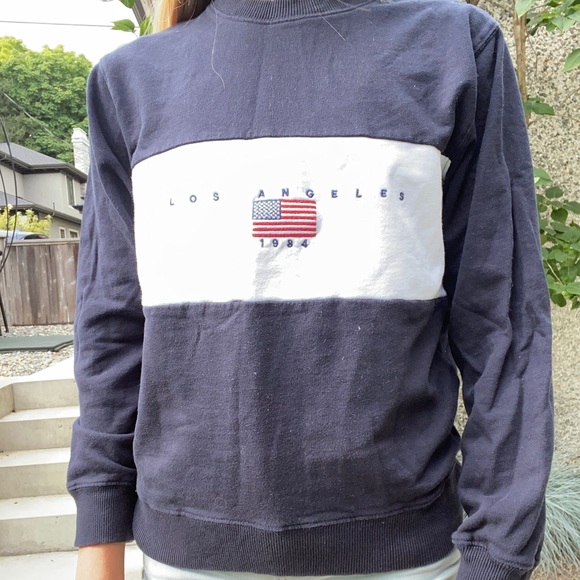 Brandy Melville Los Angeles Crewneck Sweatee - Picture 4 of 6